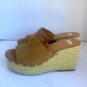 BNWT Zara Wedge Slip-on Sandals in Tan Suede